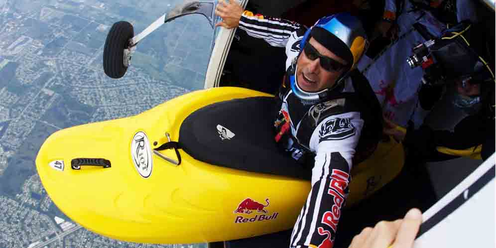 Kayaking dan Sky Diving, Apa Bisa Digabungkan?